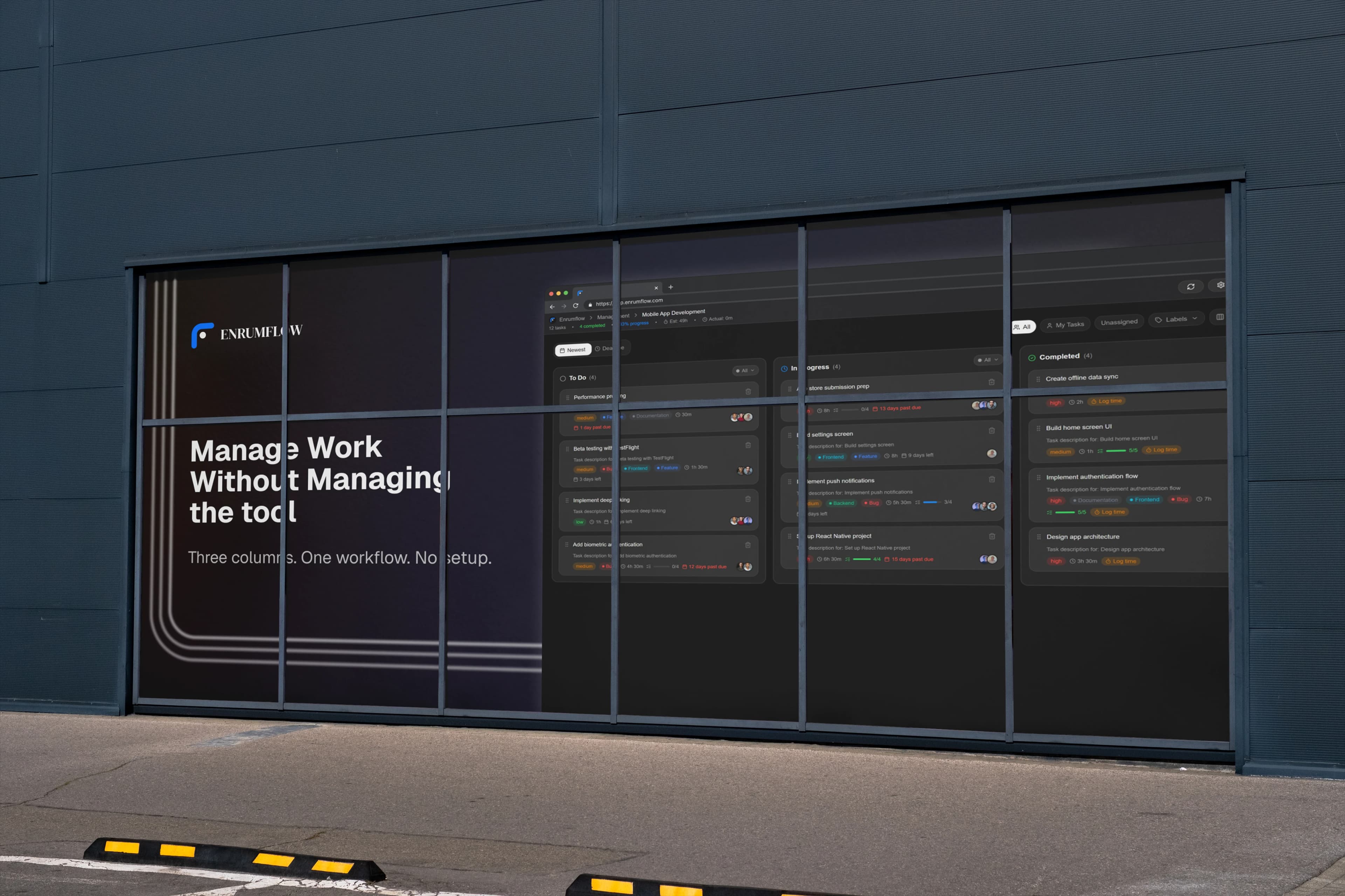 EnrumFlow vægannonce der viser kanban board interface